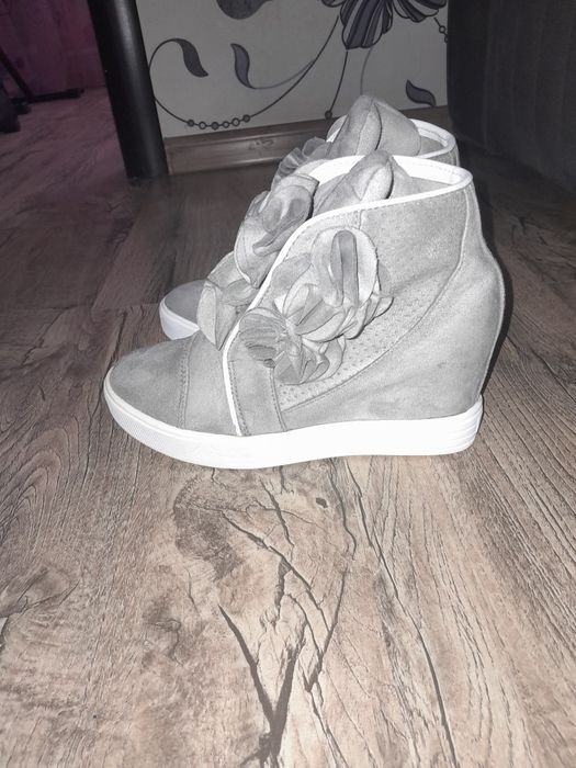 Жіноче взуття,можливий торг