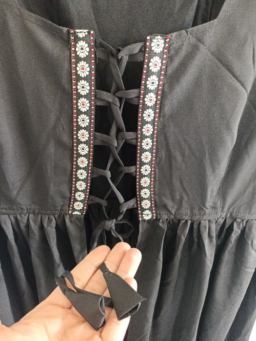 Sukienka, narzutka gotycka