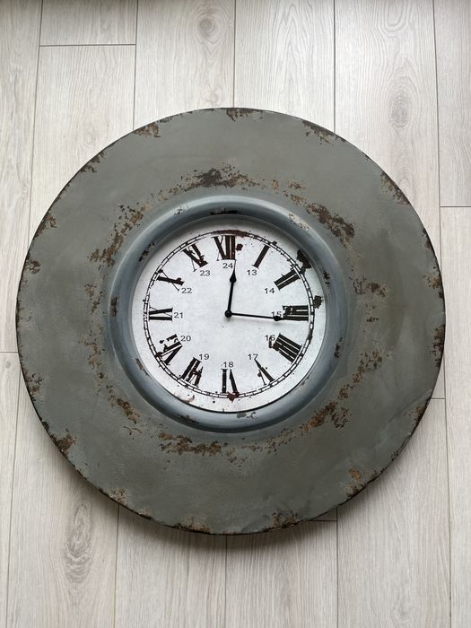 Blaszany duzy zegar stylizowany