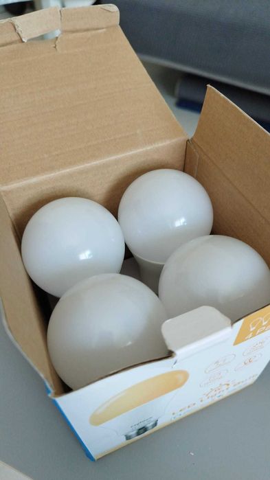 Lâmpadas Inteligentes LED Multicolor FlyIdea (Pacote com 4 unidades)