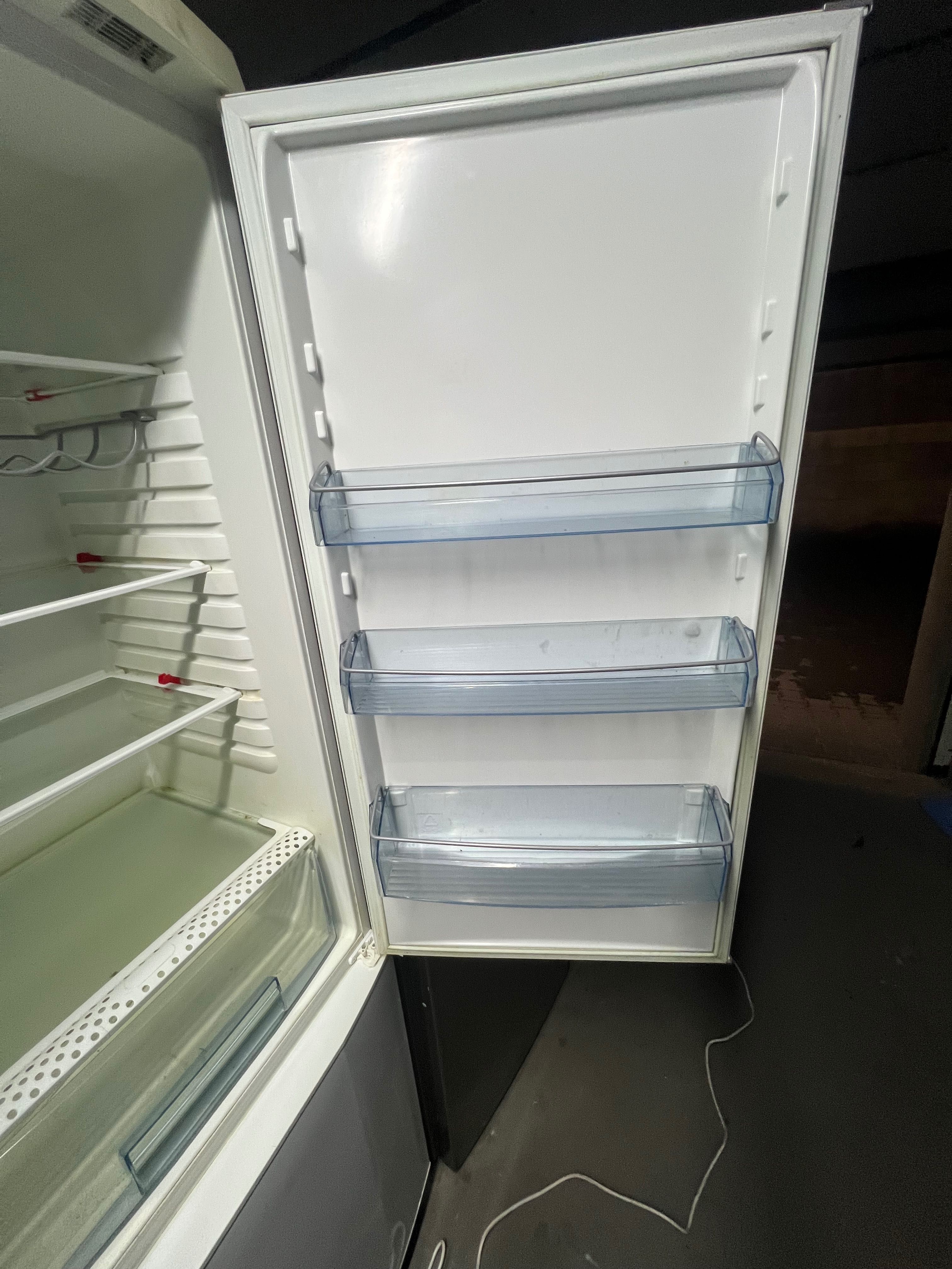 Lodówka Huqwarna  2 metry sprawna do Garażu
