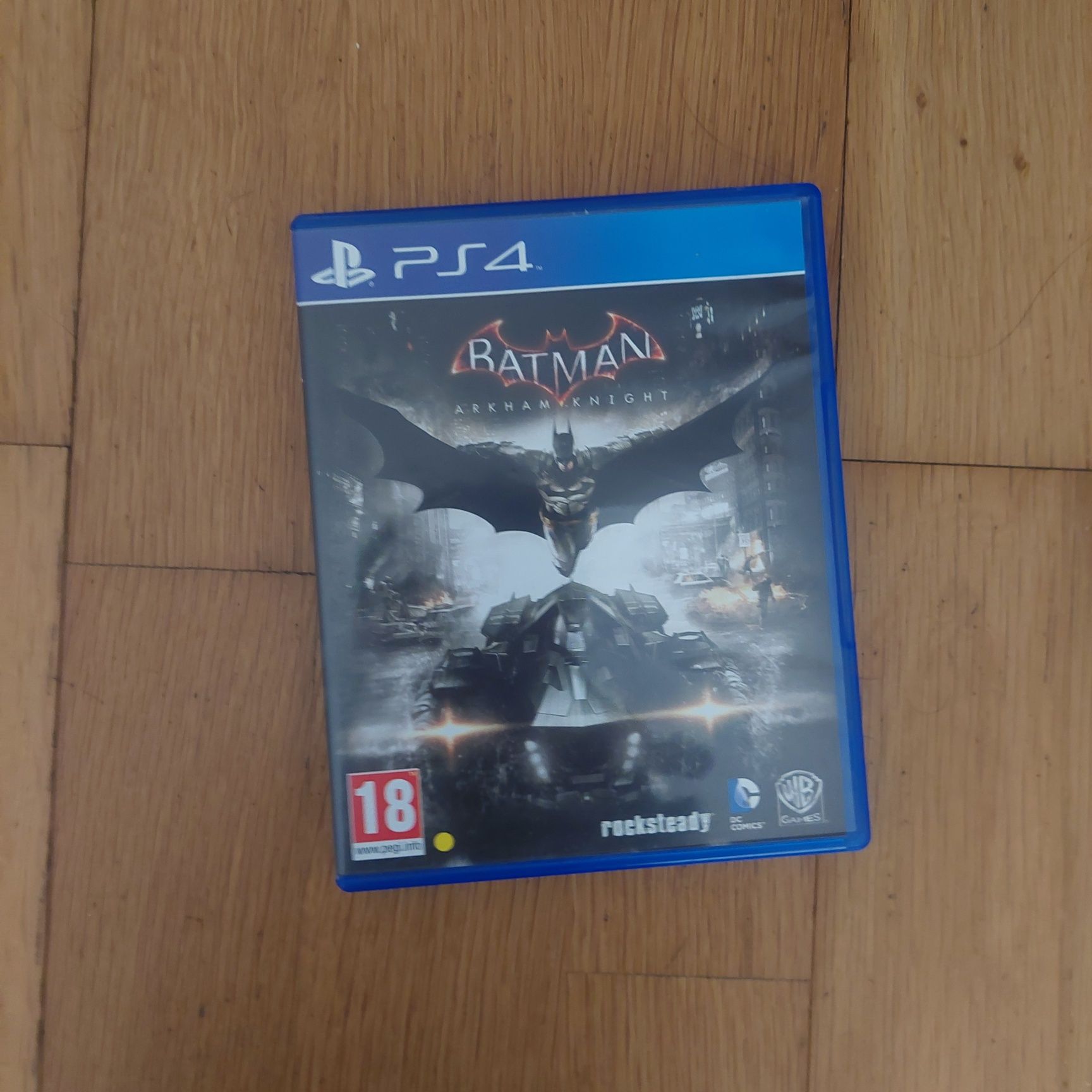 Ps4 slim-1 tb, com 1 comando e com 6 jogos funcionais