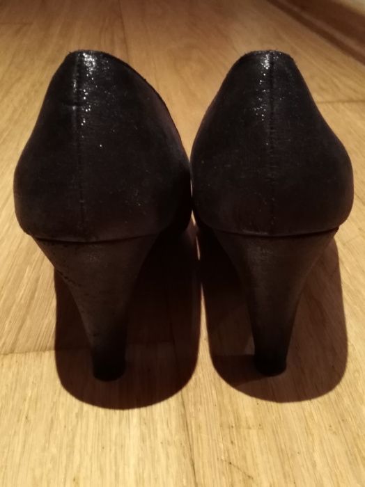 Sapatos altos/tacão pretos c brilho n. 36 - novos
