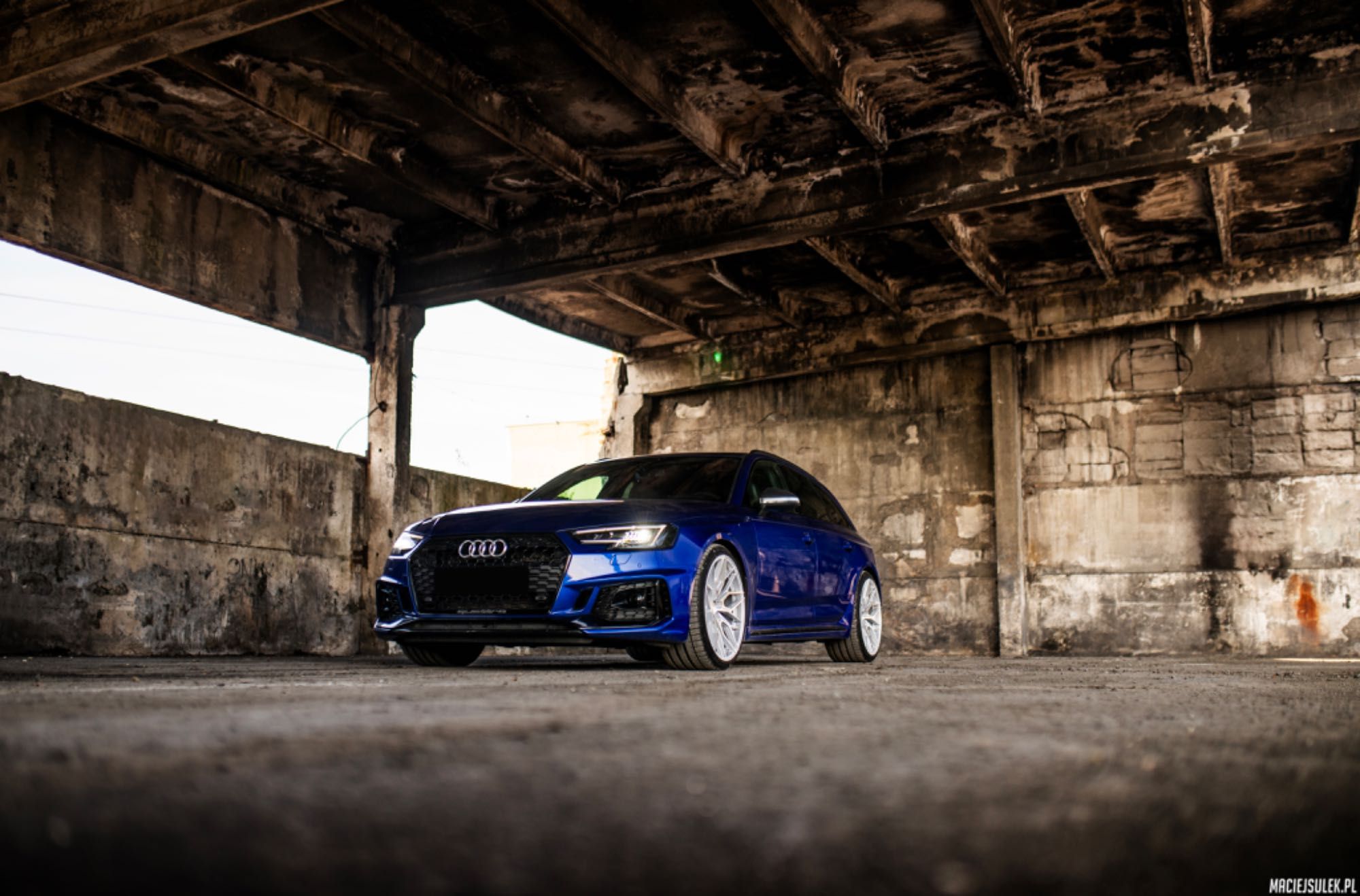 Wynajem Audi RS4 Sport Quattro 4x4 wynajem bez kaucji wypożyczalnia