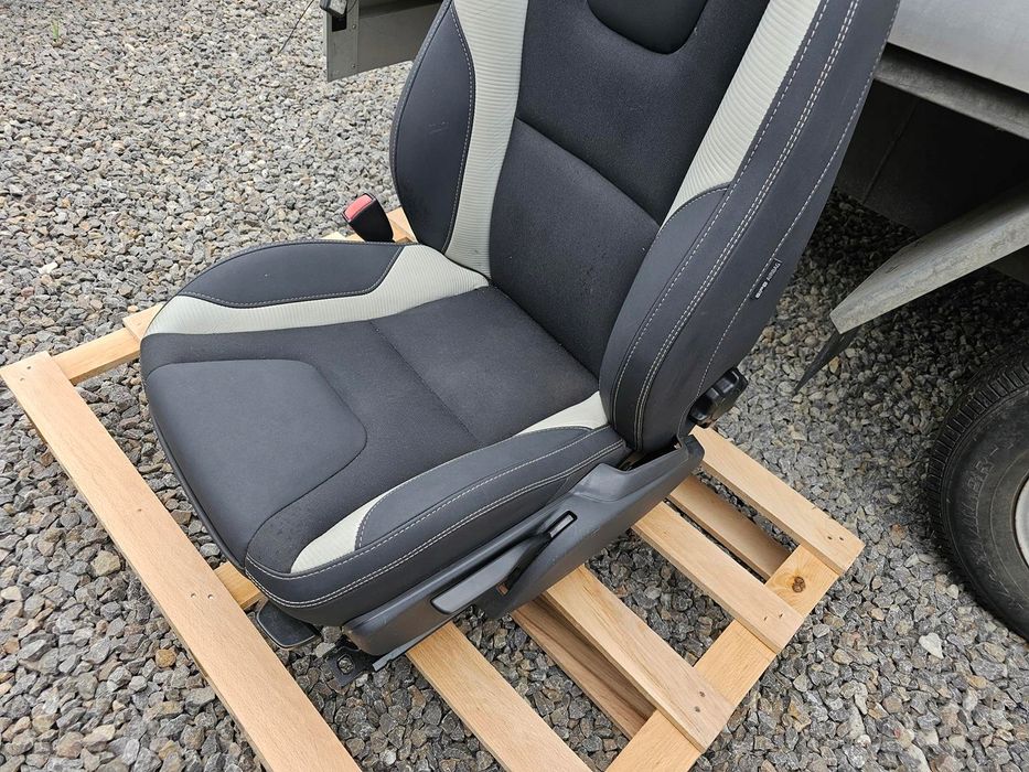 Fotel lewy przód volvo V60 S60 2010--2013 Rdesign