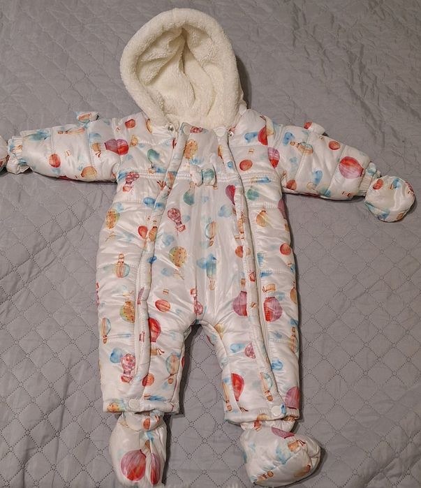 Продам зимние комбинезоны в отличном состоянии