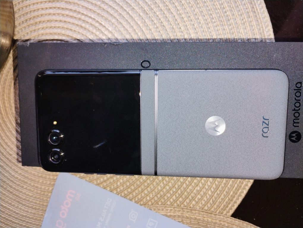 Motorola razr50 polecam