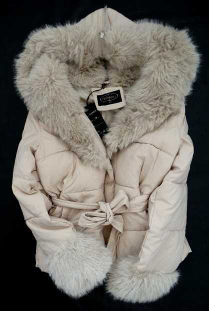 Pikowana włoska puchowa kurtka beżowa zimowa futro jenot kołnierz L/XL
