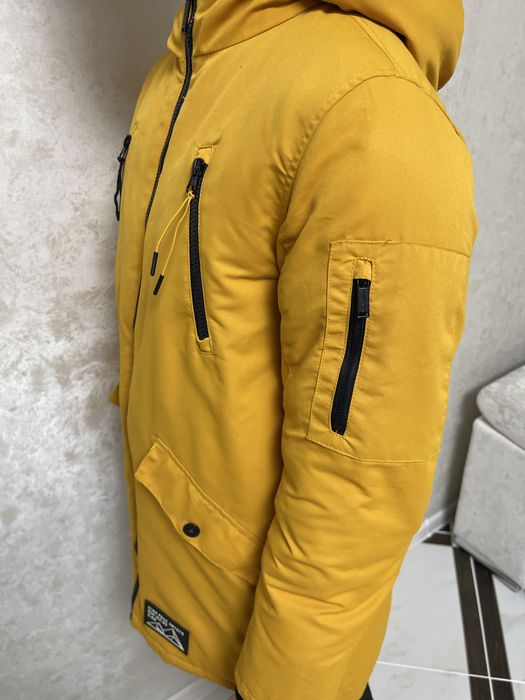 Парка Reserved для підлітка.