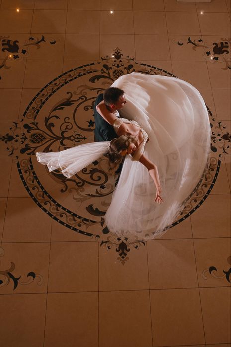 Чарівна Весільня сукня