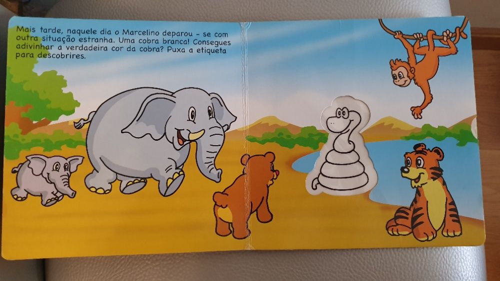 Livro infantil "A Selva Encantada" (puxa a patilha e a cor muda)