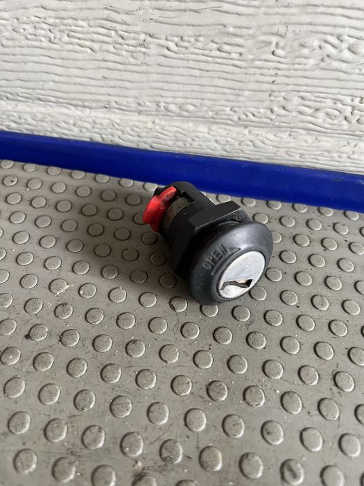 Zamek fotela  klapki zbiornika beta rr 50 125