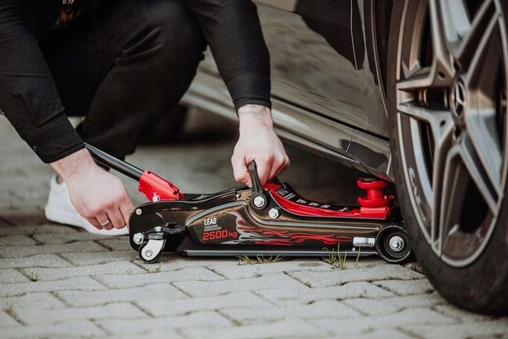 Podnośnik Samochodowy Żaba Lewarek Niskoprofilowy Punkt.2500Kg Solidny