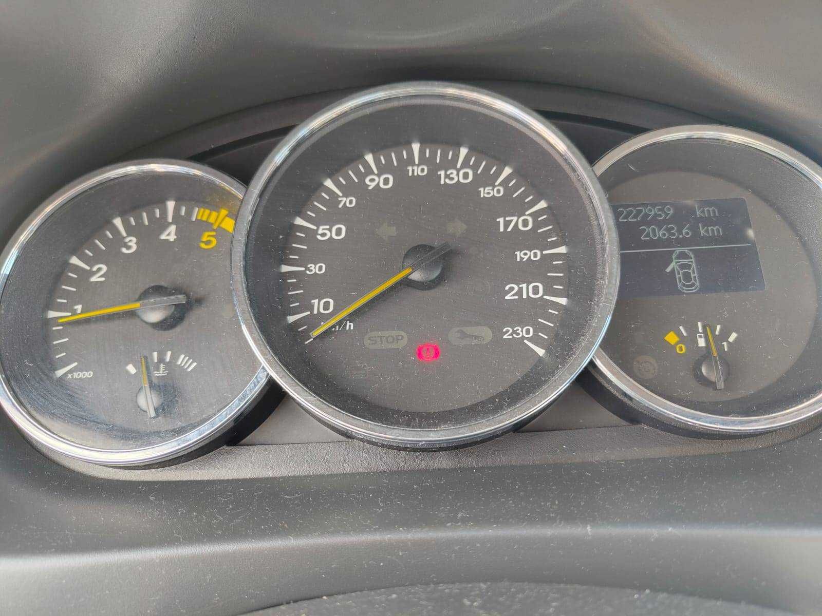Renault Fluence 1.5 dCi  – 2010 – 230.000 km – Espaçoso e Económico
