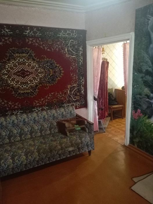 Продам частину будинку в Центральній частині міста.