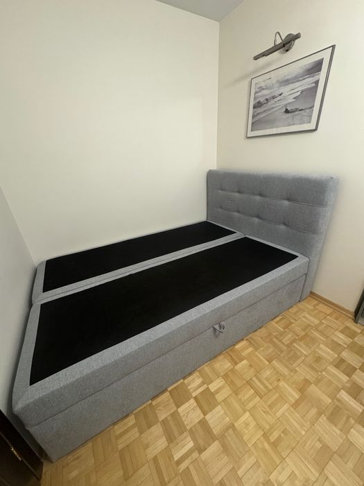 Łóżko z zagłówkiem szare stan idealny