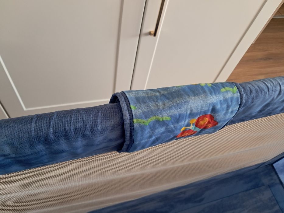 Łóżeczko turystyczne niebieskie Kiddi. Stan ogólny dobry, z minusów ra