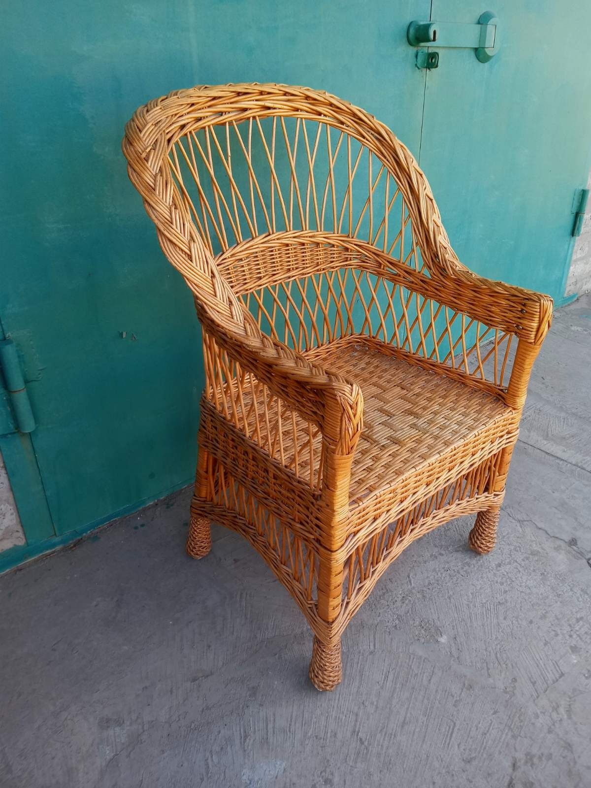 Кресло плетёное из лозы
