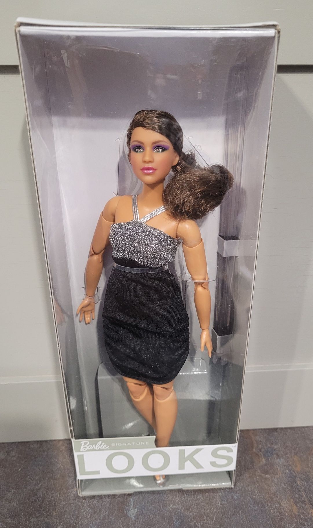 Лялька Барбі Barbie Looks Doll
