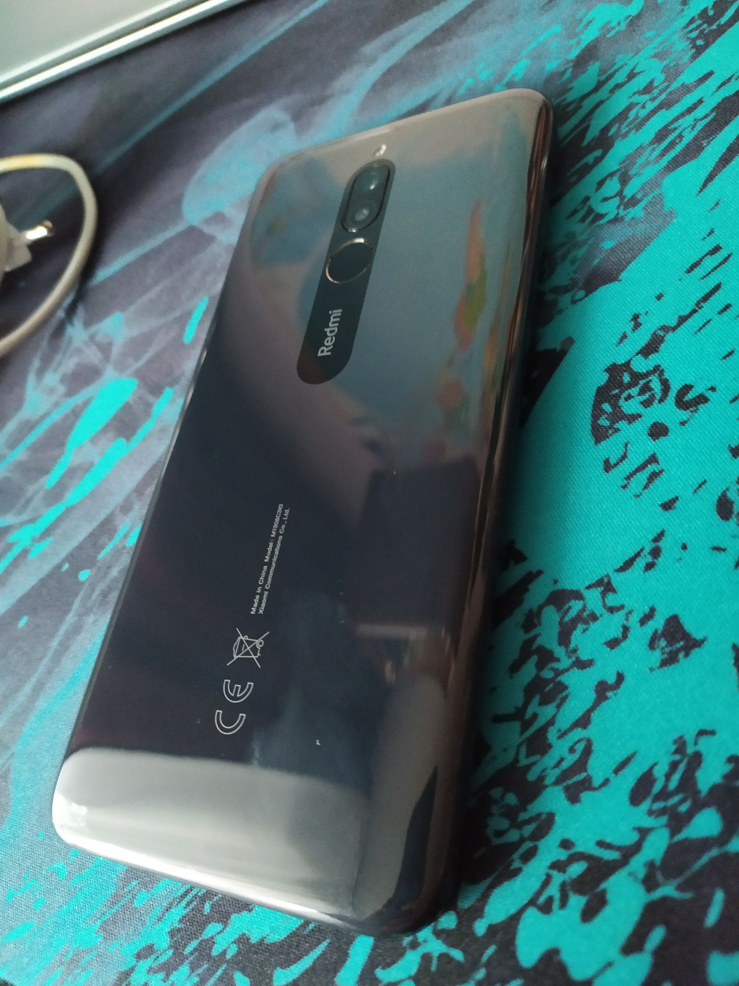 Продам телефон Redmi 8