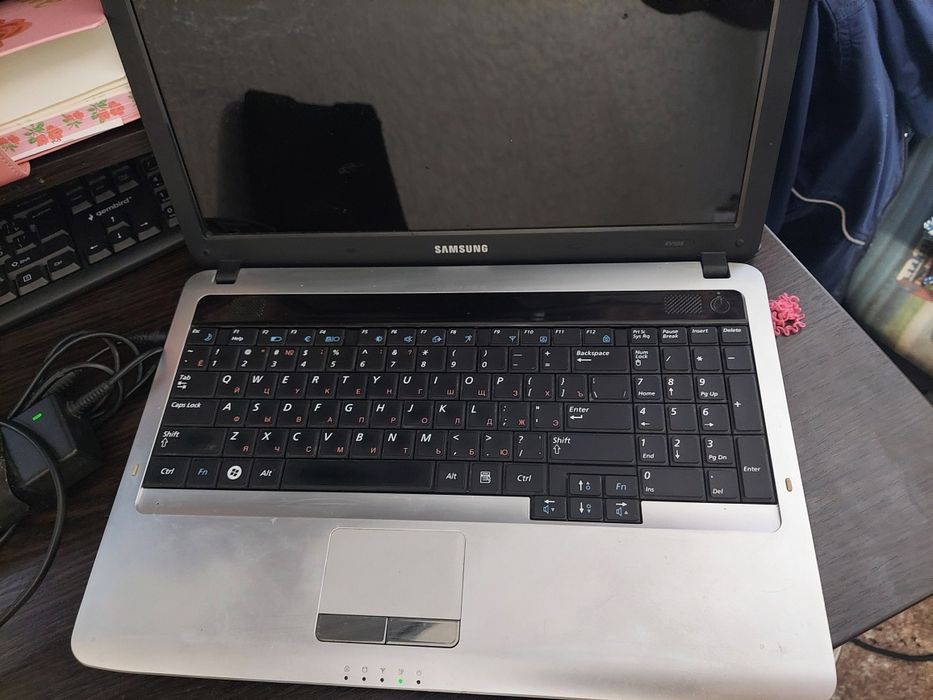 Ноутбук Samsung rv508