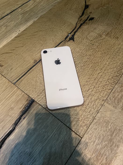 Iphone 8 , 64 gb .Neverlock .
