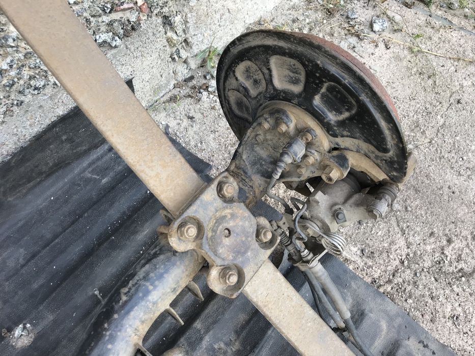 Балка задня VW Caddy  .