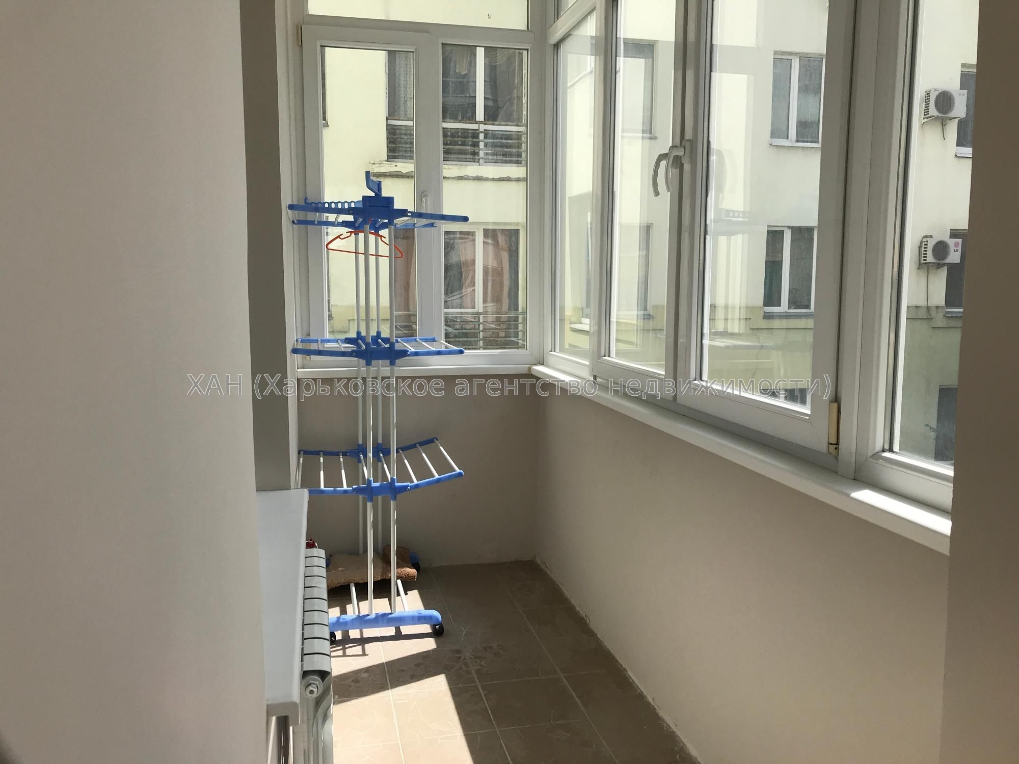 Продам 4к кв.у центрі міста 120тис.з послугами АН  М52