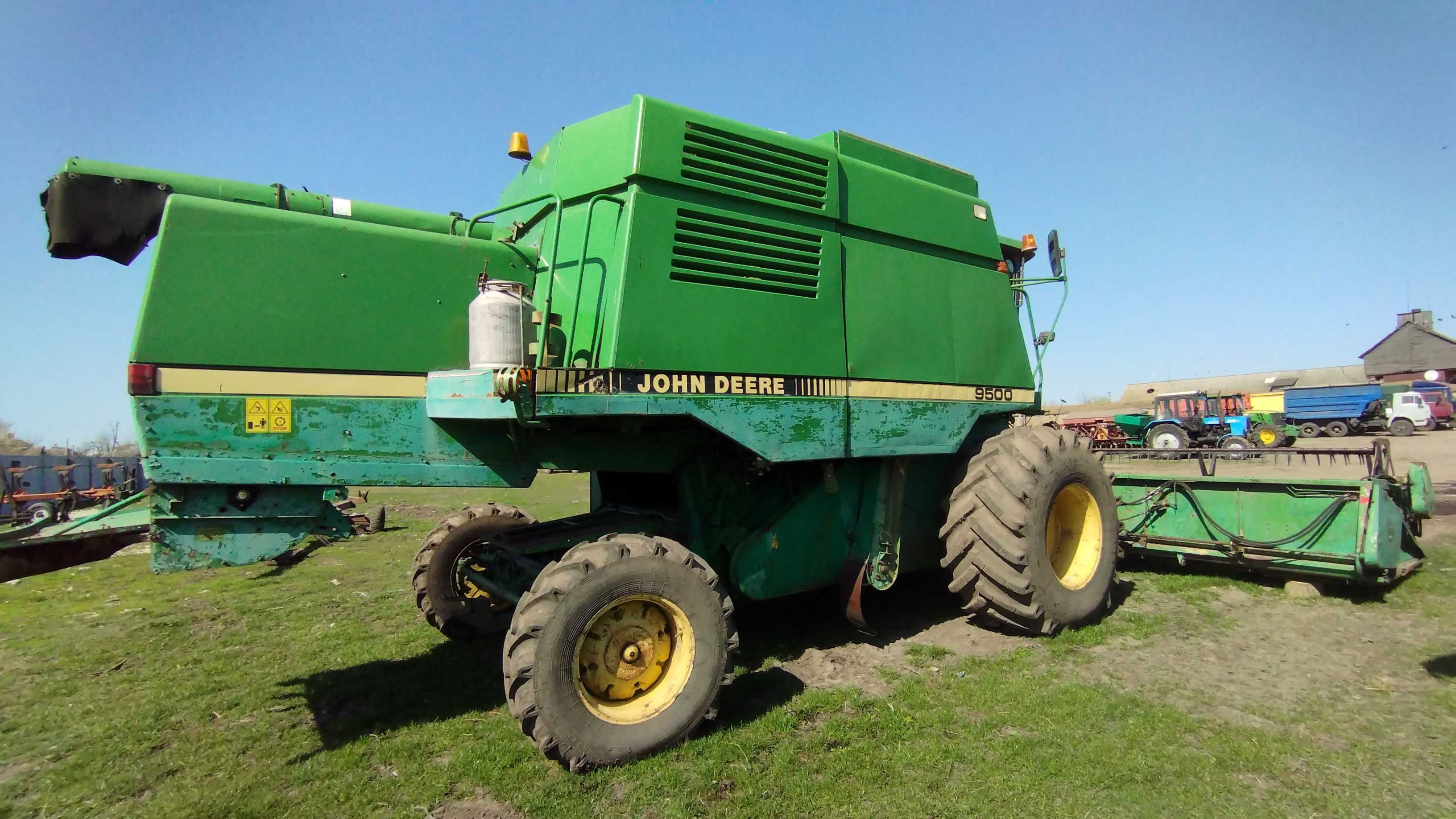 Комбайн John Deere 9500