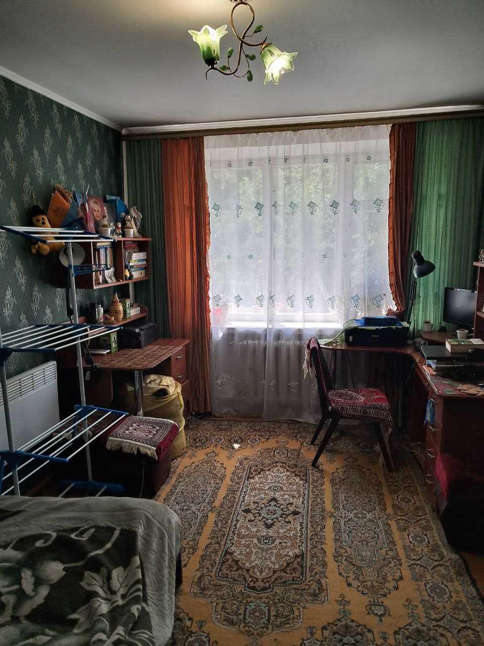 Продається, або ж міняється на 1-кімнатну з доплатою