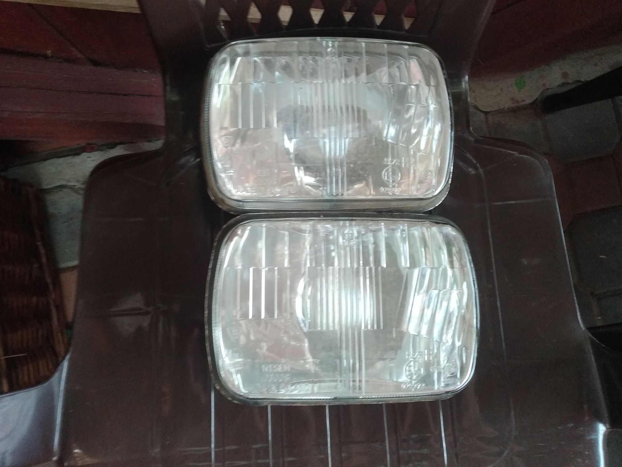 Przednie lampy 126p (maluch)