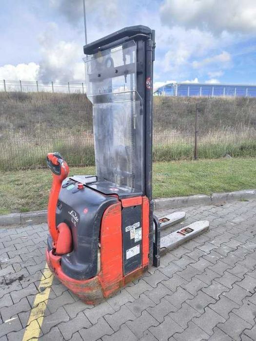 Wózek widłowy używany Linde L16 paleciak elektryczny z masztem TRIPLEX