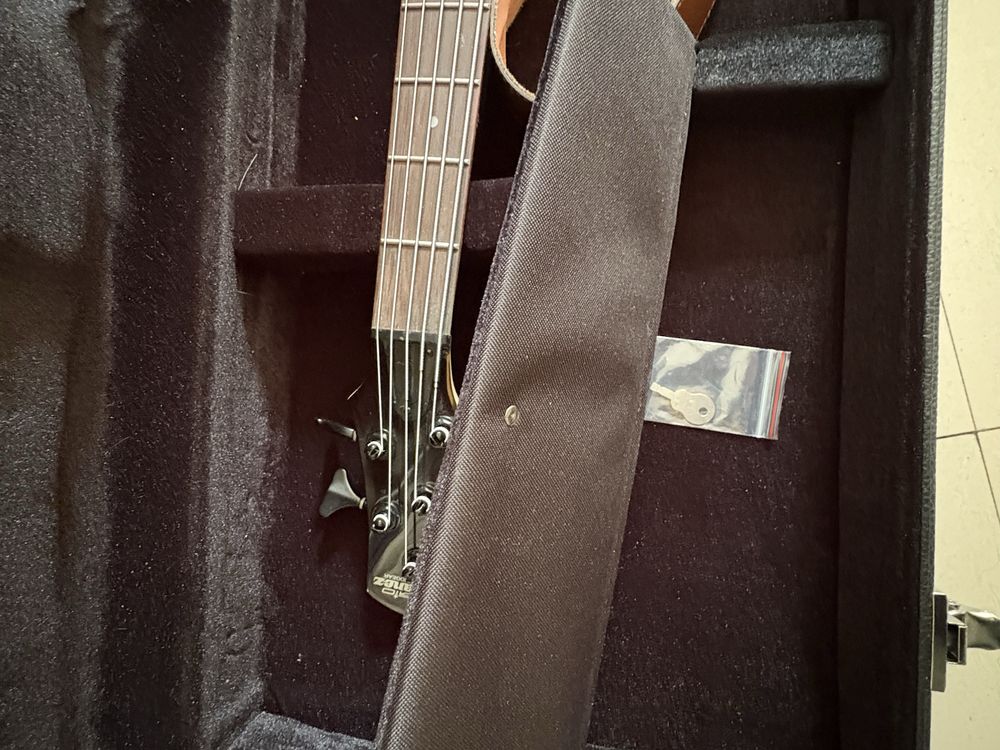 Bas Ibanez, aktywny, 5 strun, stan idealny + case