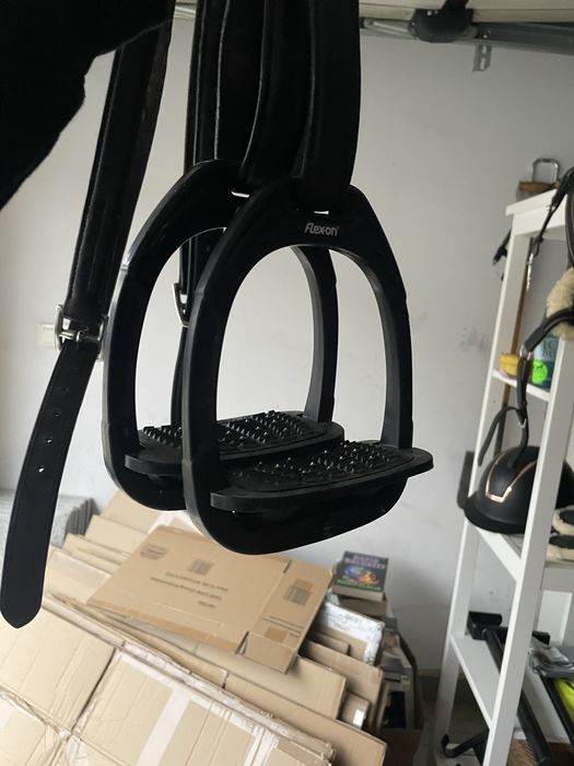 STRZEMIONA Flex on z kolcami