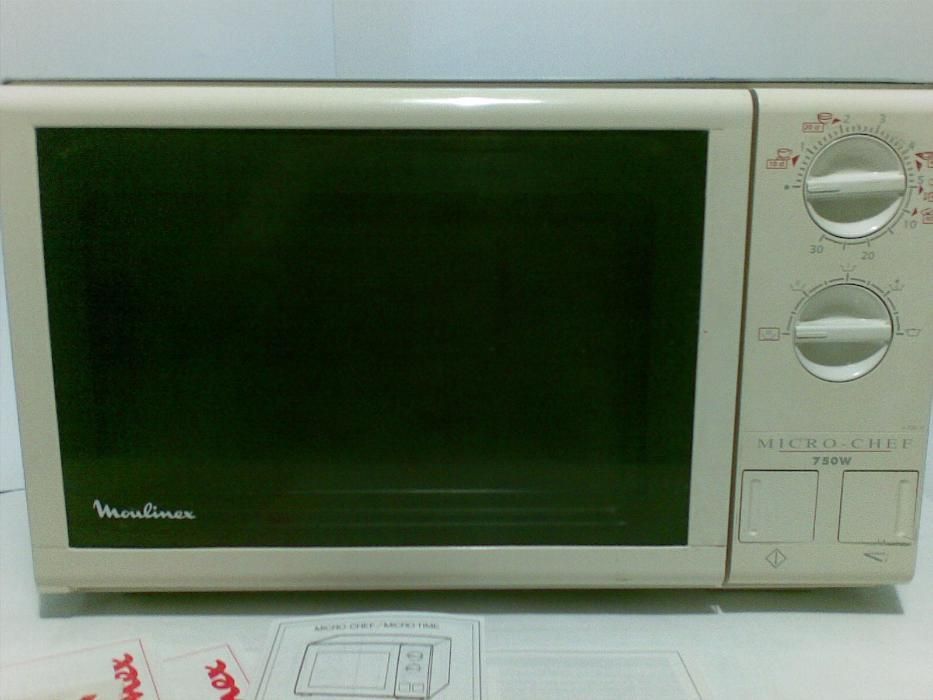 Микроволновая печь (микроволновка) Moulinex A935N micro-chef.