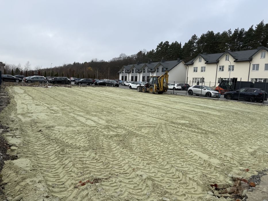 Оренда ділянки, парковка, майданчик 10 соток