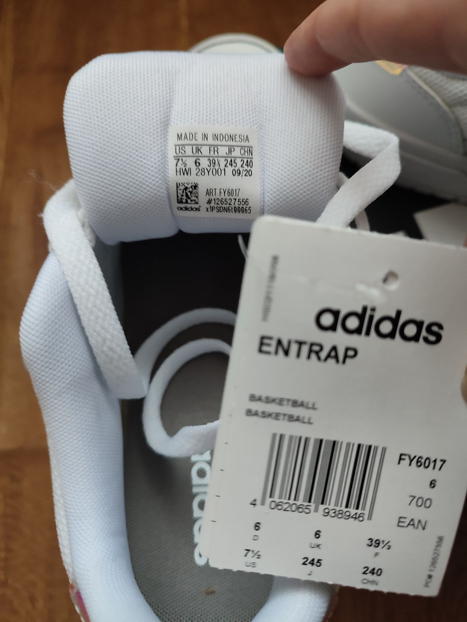 Нові шкіряні кросівки кеди  Adidas Entrap Sportswear FY6017 39 1/3 24,