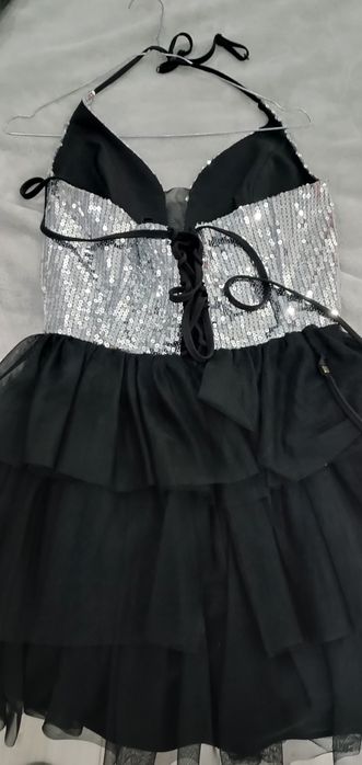 Sprzedam sukienkę rozmiar s cekinową