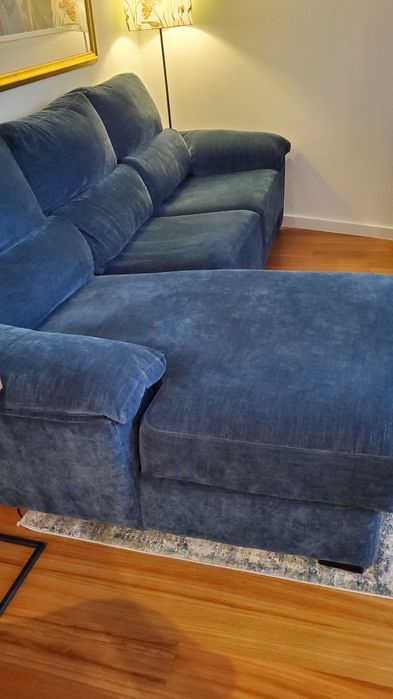 Comfortable 3-seater sofa with chaise