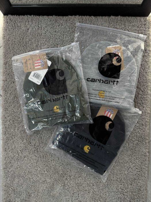 трендова шапка Carhartt