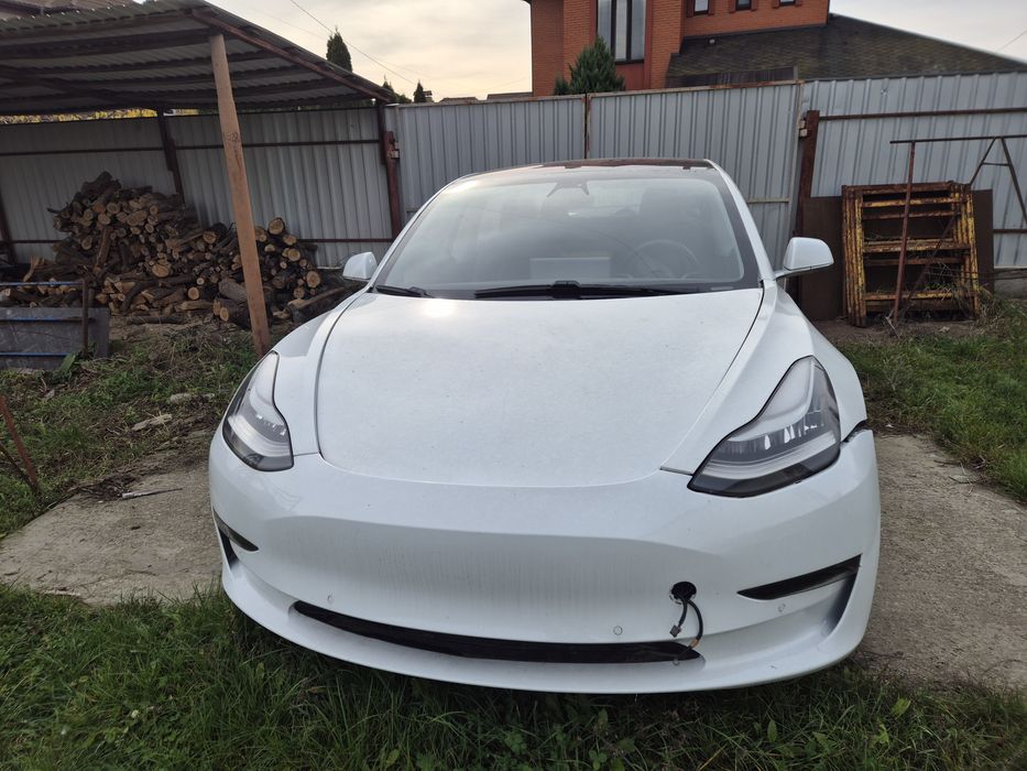 Продам тесла модел3