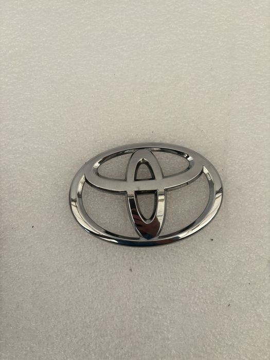 Toyota Verso S Land Cruiser J200 emblemat znaczek logo tył klapy