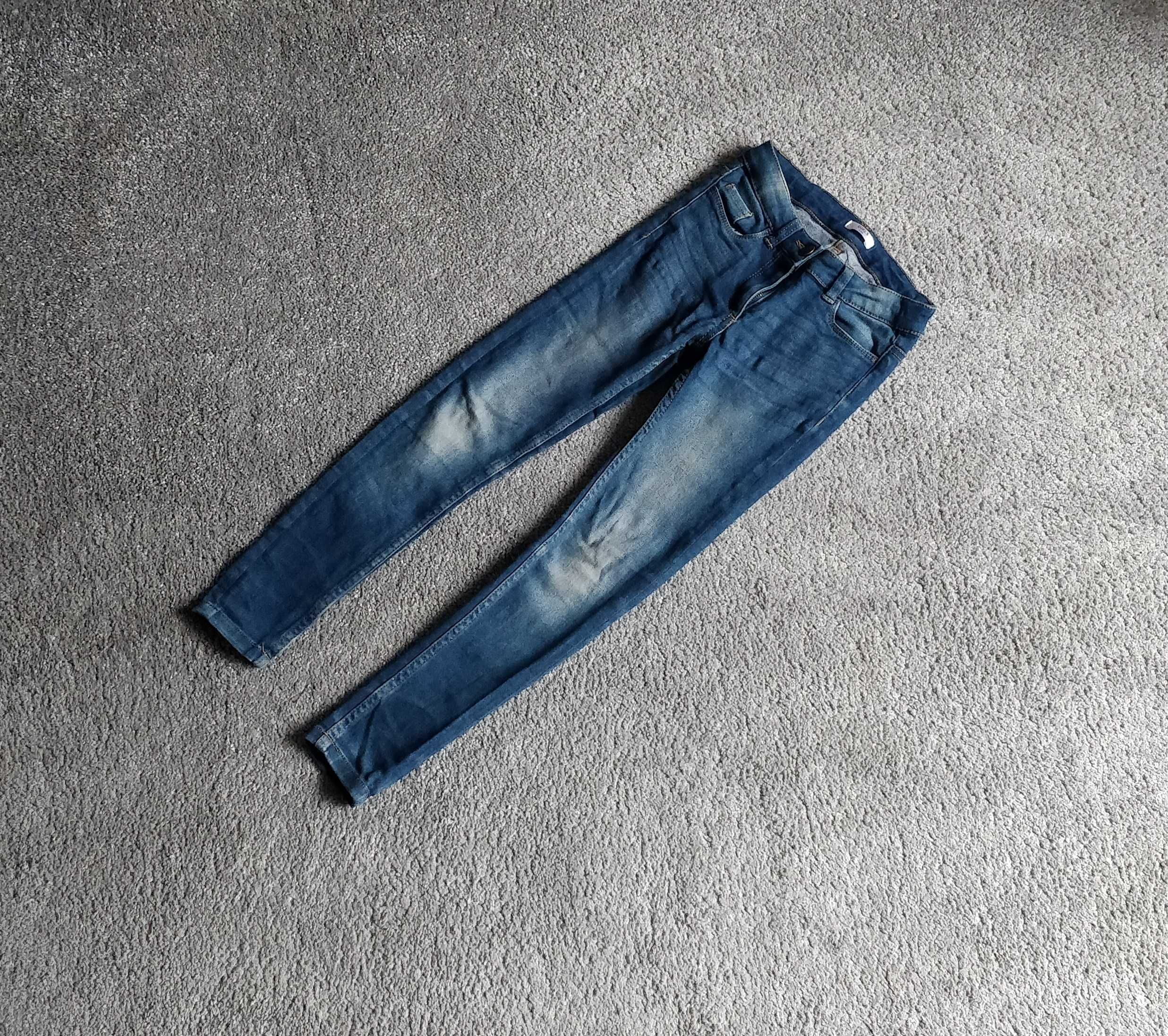 Spodnie jeansowe, rozmiar 134cm (8 - 9 lat), dziewczęce.