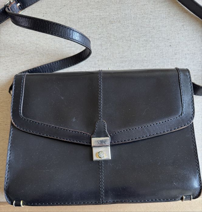 Carteira tiracolo de mulher