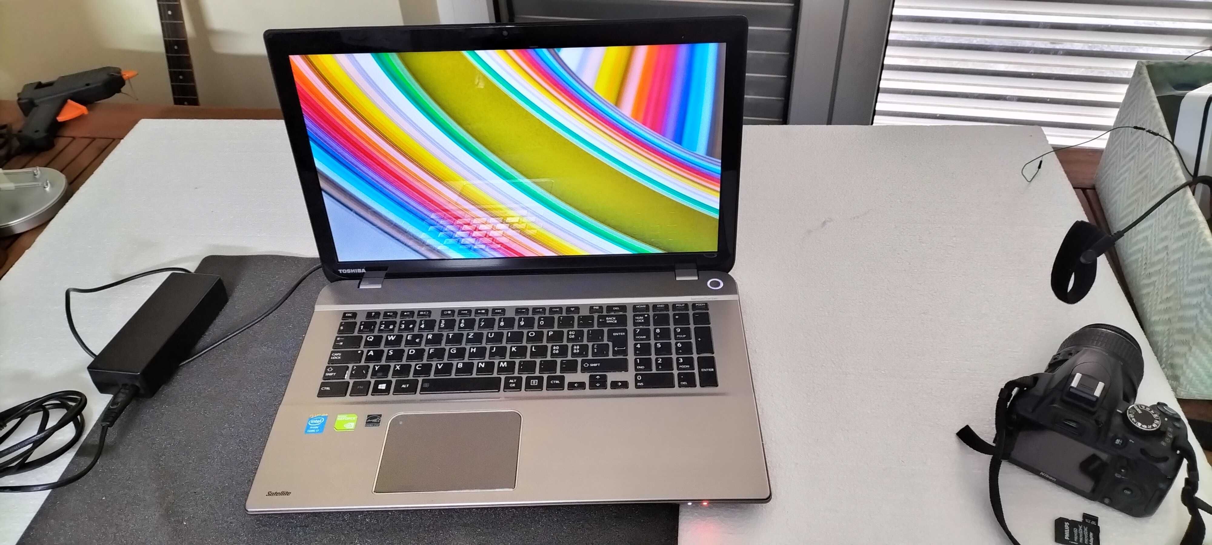 Portátil Toshiba Qosmio P70 • i7 • 17,3’’ Full HD • Gráfica 2GB