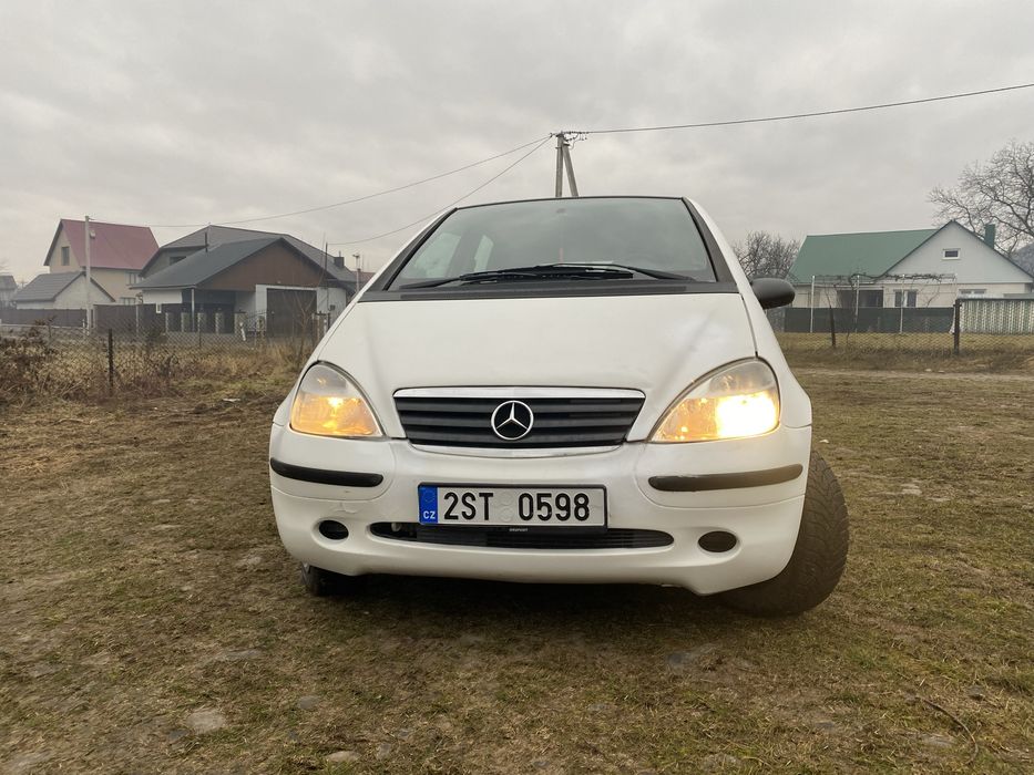 Автомобіль Мерседес