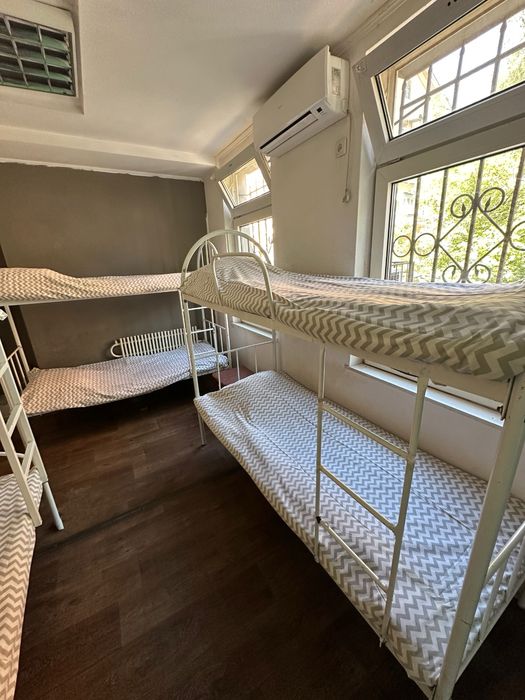 Хостел в самому центрі міста, койко-місце, кімнати подобово