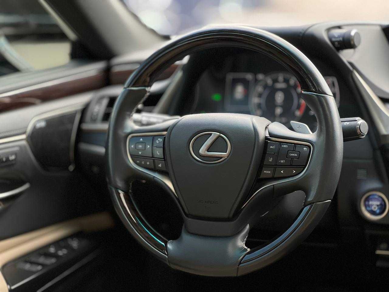 Lexus ES300H 2018