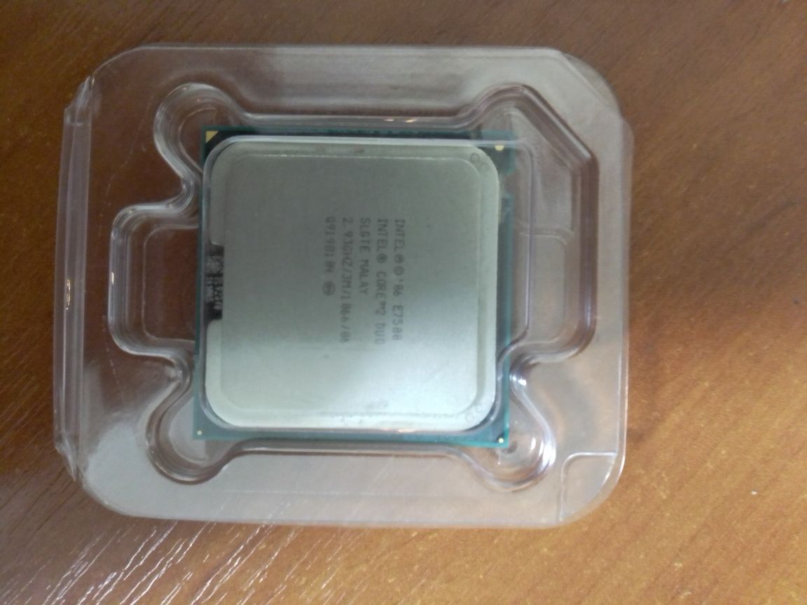 Продам процесор Intel core 2 duo e7500