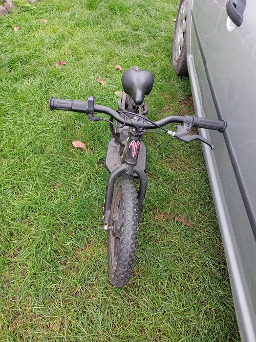 Rowerek biegowy elektryczny